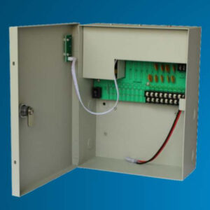 Fuente de Poder Saxxon de 12 vcd, 10 Amperes, 9 camaras, 1.1A por Canal, Compatible con Bateria de Respaldo